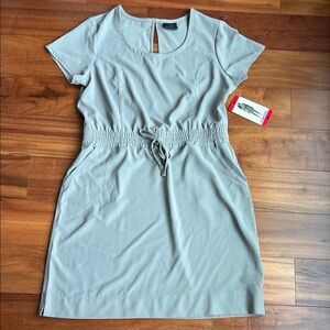 NWT 32° dress